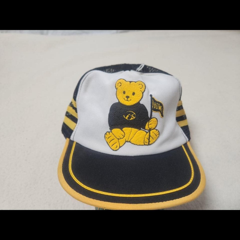 Vtg RARE Iowa Hawkeyes 3 Stripe Trucker Hat SnapBack Yellow Puff Print Bear